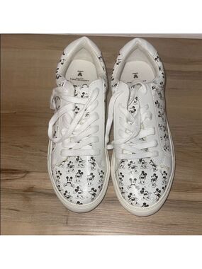 Disney x American Eagle Mickey Mouse Sneakers - White Canvas - Size 7
